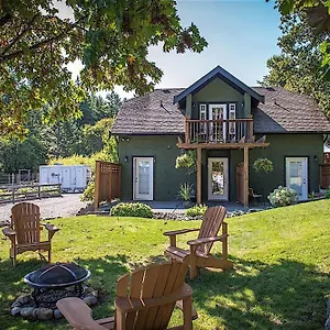 Guest house Guest On Benvenuto, Brentwood Bay