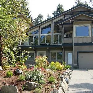 Hotel Brentwood Lighthouse, Brentwood Bay