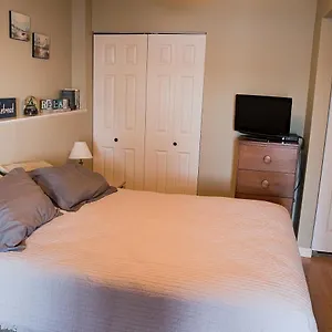 Bed & Breakfast Inlet House, Mill Bay